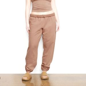 Skims The Outdoor Jogger in Tigers Eye Terrycloth Women's Medium